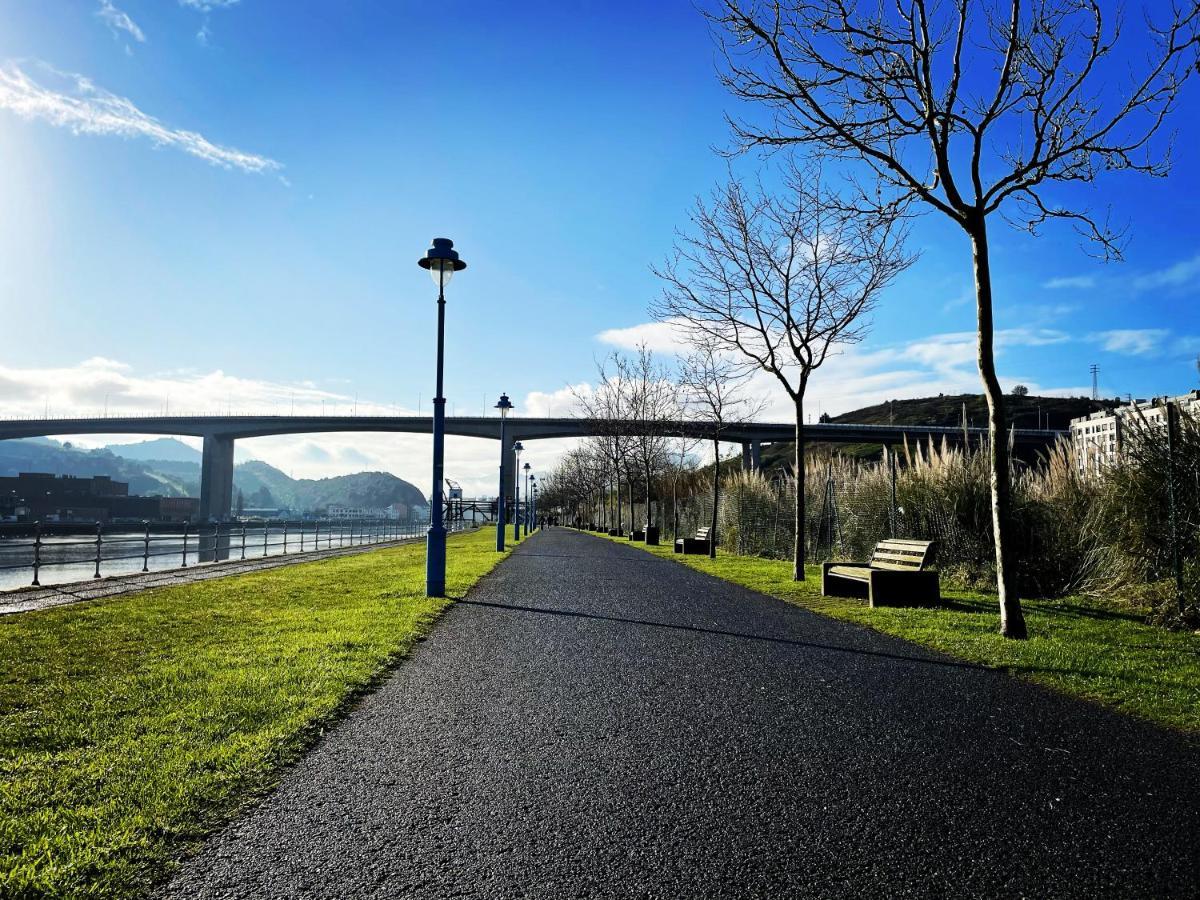 Gran Bilbao XI With Parking By Aston Rentals Barakaldo Exterior foto